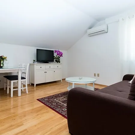 With Big Terrace Apartament