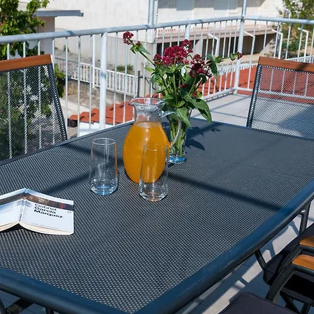 Apartament With Big Terrace Kaštela